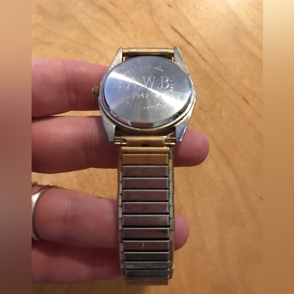 Vintage 1942-46 Military WW2 Engraved Wristwatch With Two Tone Speidel Link Band - Picture 4 of 6